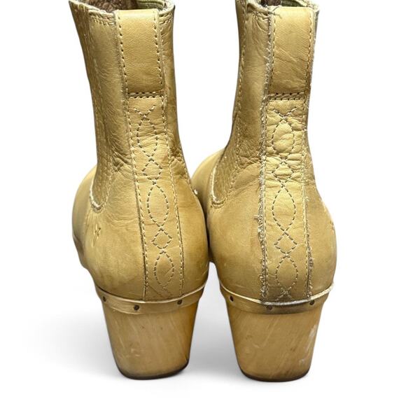 Frye Tan Heeled Boots - Picture 5 of 7